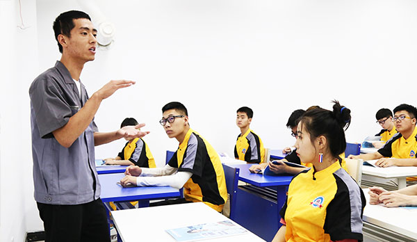 太原万通汽修学校
