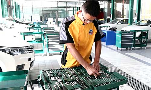 太原万通汽车学校拆装现场