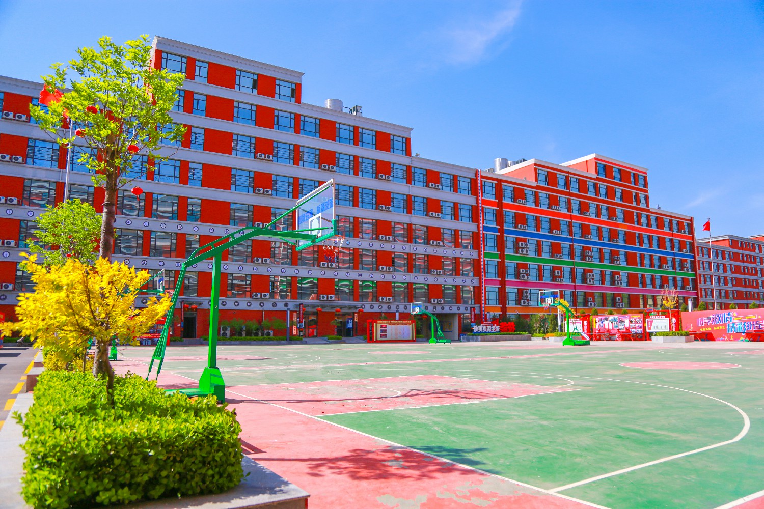 校园环境_太原万通汽车学校